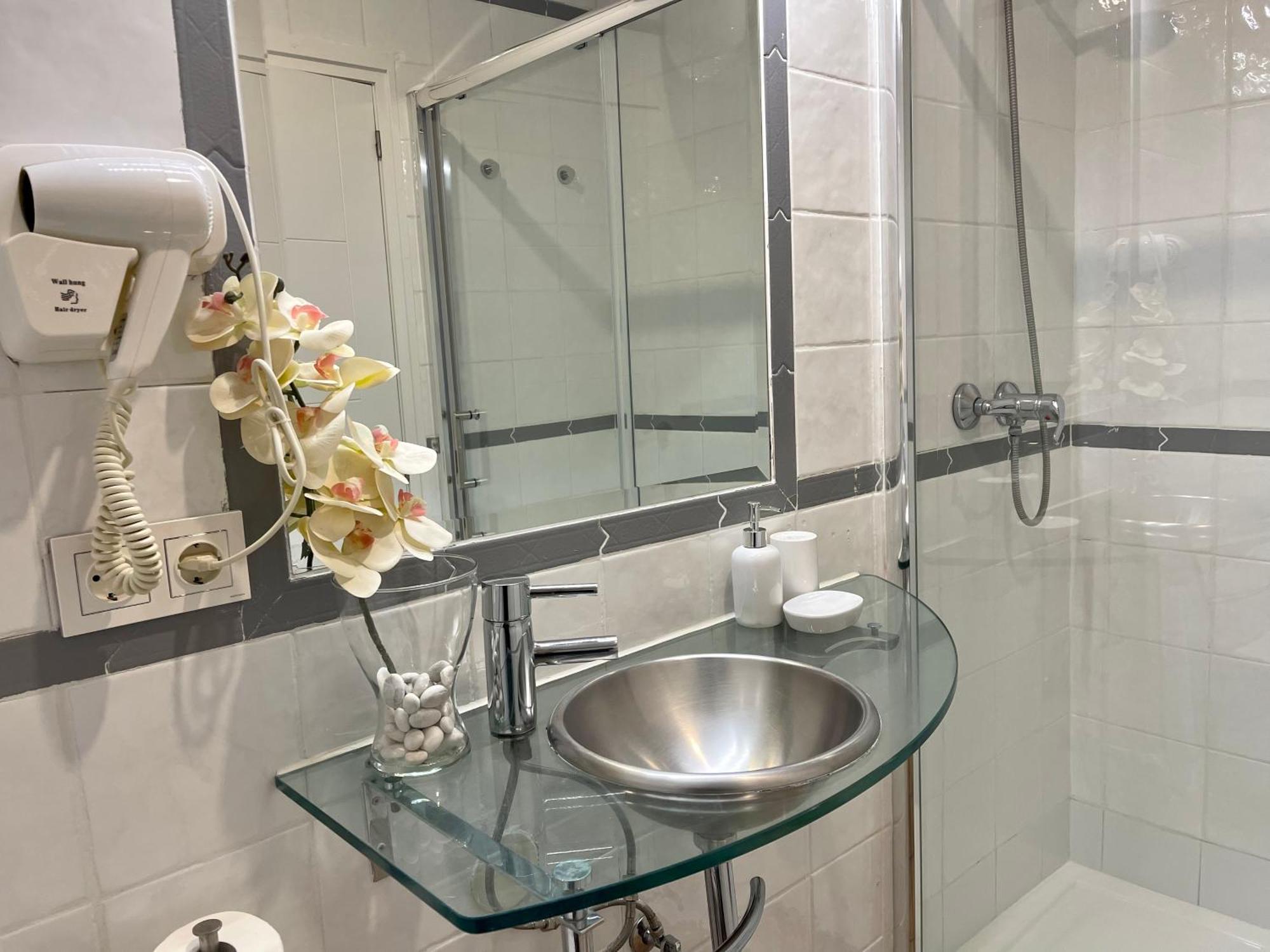 Puerto Banus Pol Suite Y Hada Suite Marbella Kültér fotó